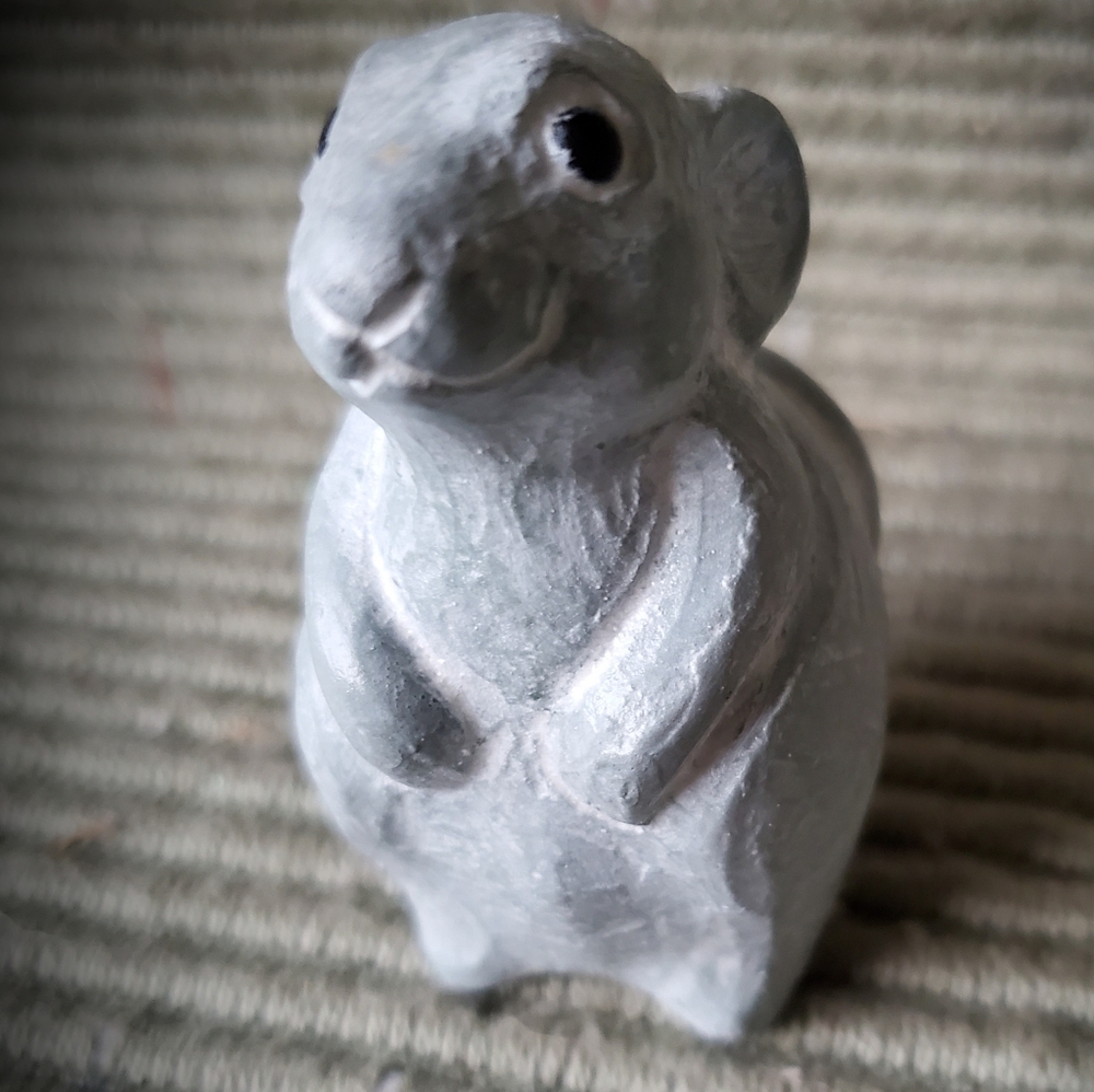 Isabel Bloom nibbles mouse